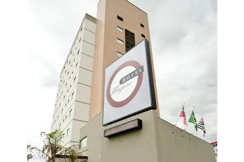 Hotel Majore: fachada, em Pindamonhangaba