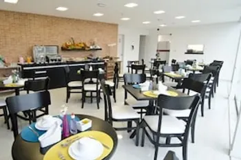 Café da manhã e refeições em Hotel Majore (Pindamonhangaba)