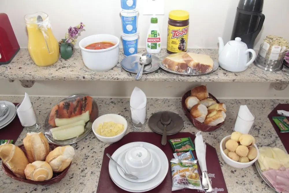 Café da manhã e refeições em Hotel Malbec (Aparecida)