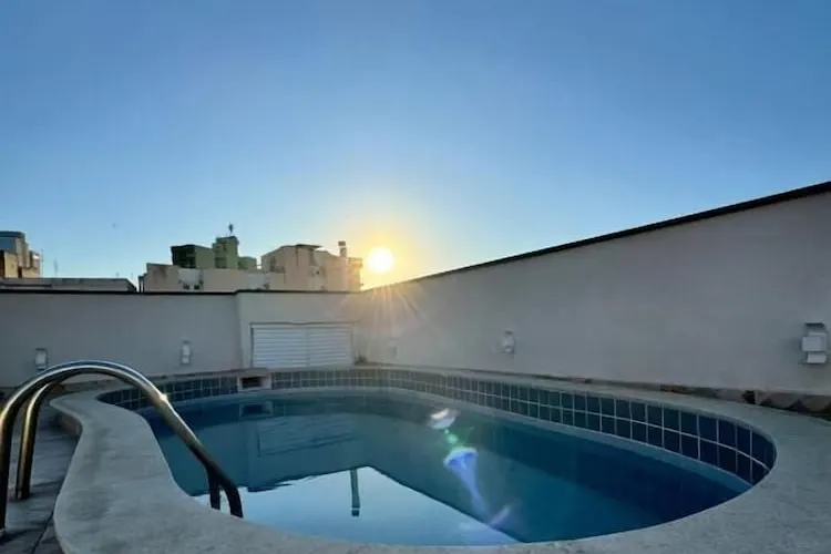 Hotel Mao De Fatima: piscina, em Aparecida