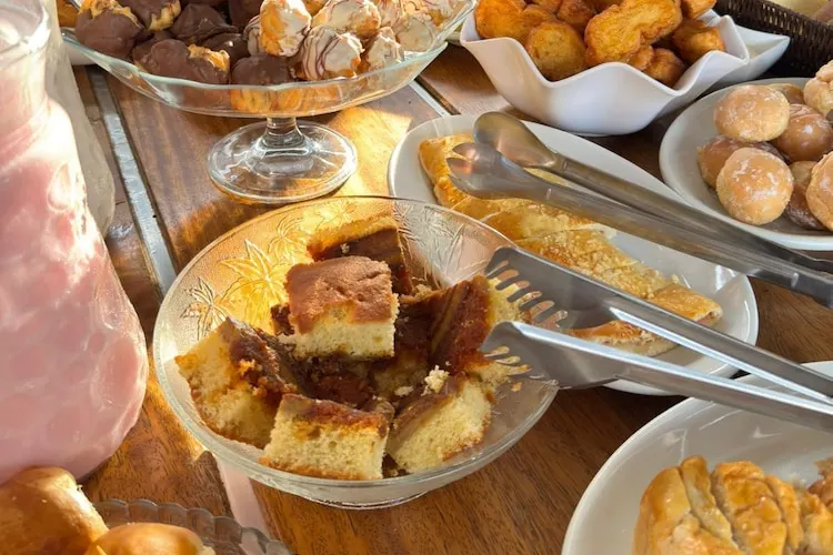 Café da manhã e refeições em Hotel Mao De Fatima (Aparecida)