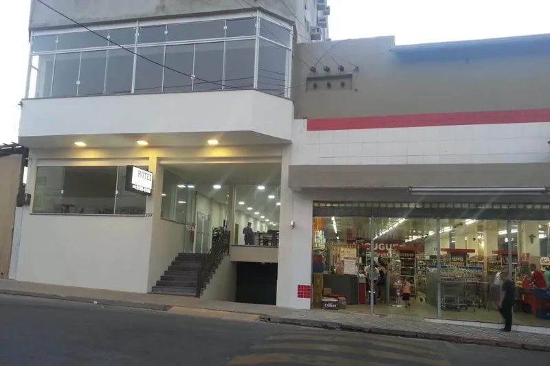 Hotel Maria da Fé: fachada, em Aparecida
