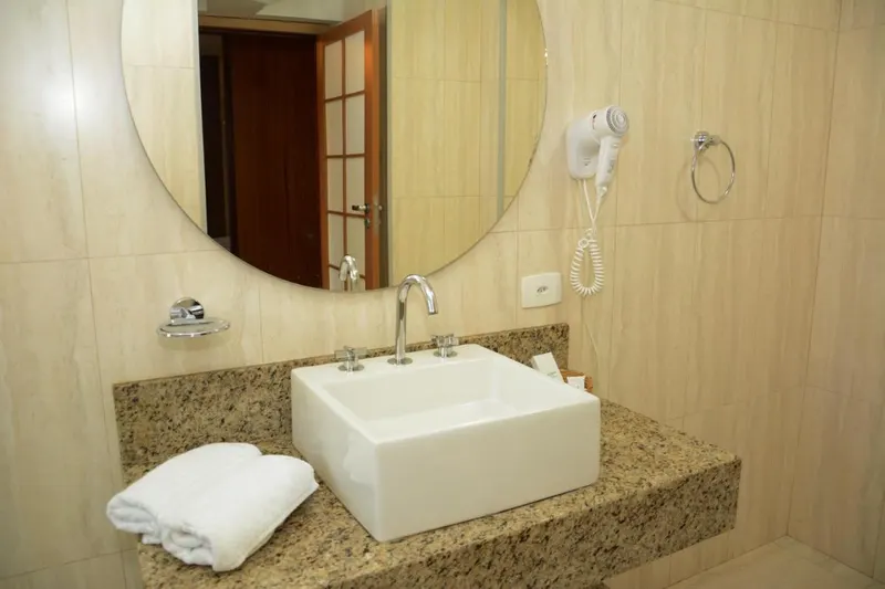 Banheiro em Hotel Matsubara (Campos do Jordão)