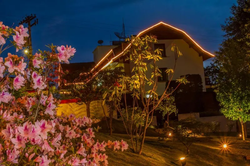 Hotel Matsubara: fachada, em Campos do Jordão