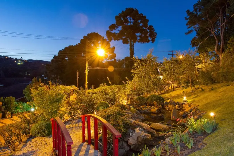 Hotel Matsubara: área externa, em Campos do Jordão