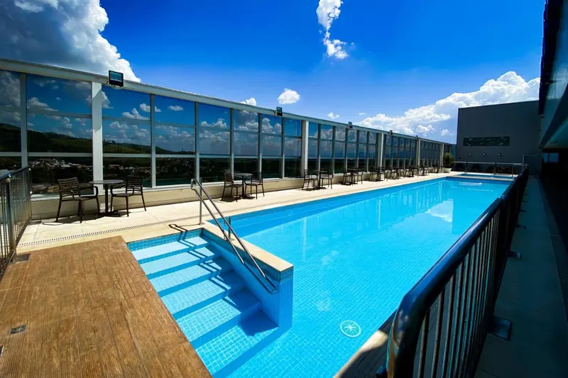 Hotel Rainha do Brasil: piscina, em Aparecida