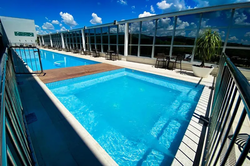 Hotel Rainha do Brasil: piscina, em Aparecida