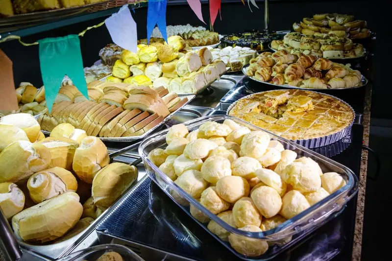 Café da manhã e refeições em Hotel San Rafain (Aparecida)