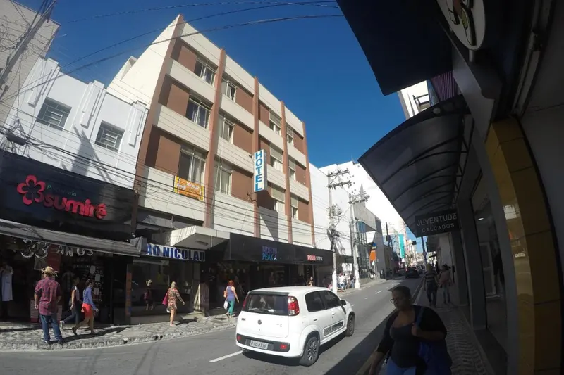 Hotel São Nicolau: fachada, em Taubaté