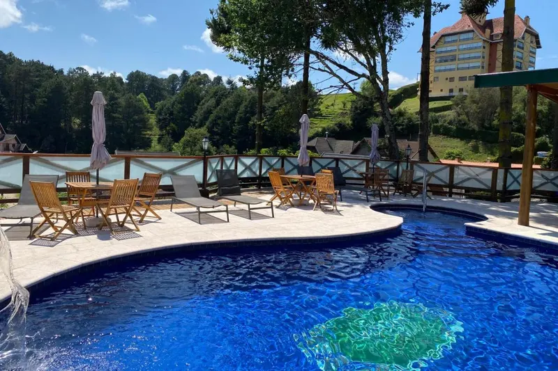 Hotel Savoy Excellence: piscina, em Campos do Jordão