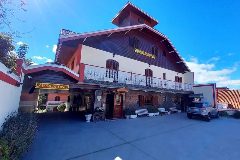 Hotel Shallon: fachada, em Campos do Jordão