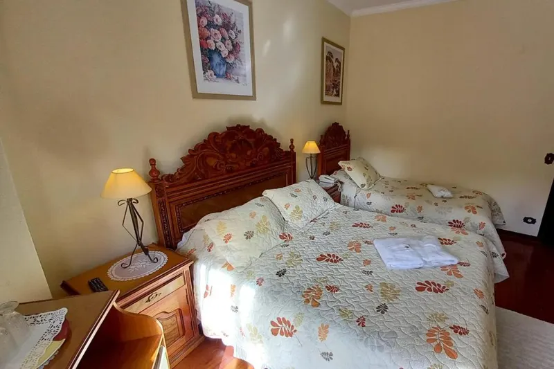 Quarto em Hotel Shallon (Campos do Jordão)