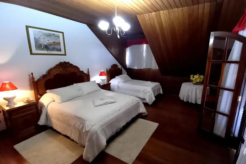 Quarto em Hotel Shallon (Campos do Jordão)