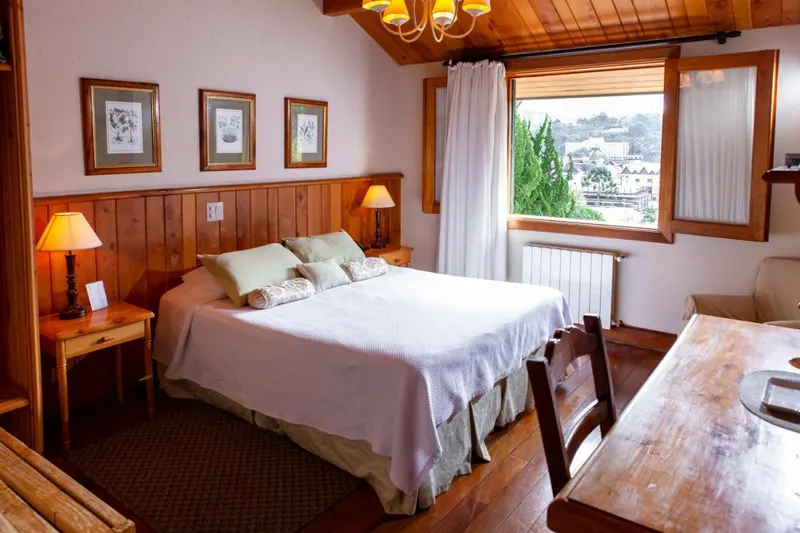 Quarto em Hotel Solar d Izabel (Campos do Jordão)