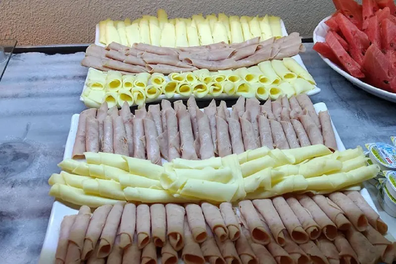 Café da manhã e refeições em Hotel Umuarama (Aparecida)