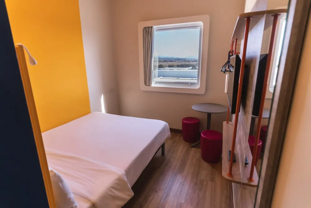 Quarto em Ibis Budget Lorena (Lorena)