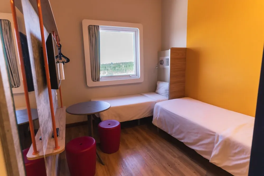 Quarto em Ibis Budget Lorena (Lorena)