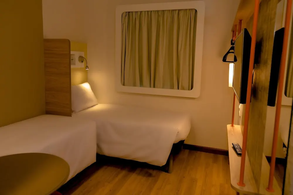 Quarto em Ibis Budget Lorena (Lorena)