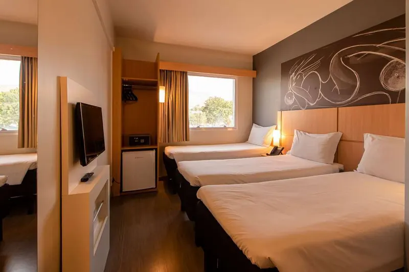 Quarto em Ibis Guaratinguetá (Guaratinguetá)