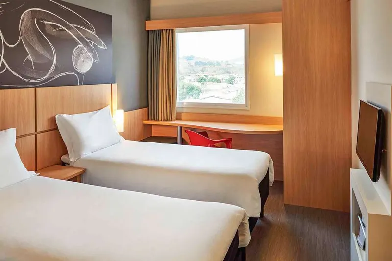 Quarto em Ibis Guaratinguetá (Guaratinguetá)