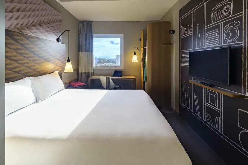 Quarto em ibis Jacareí (Jacareí)