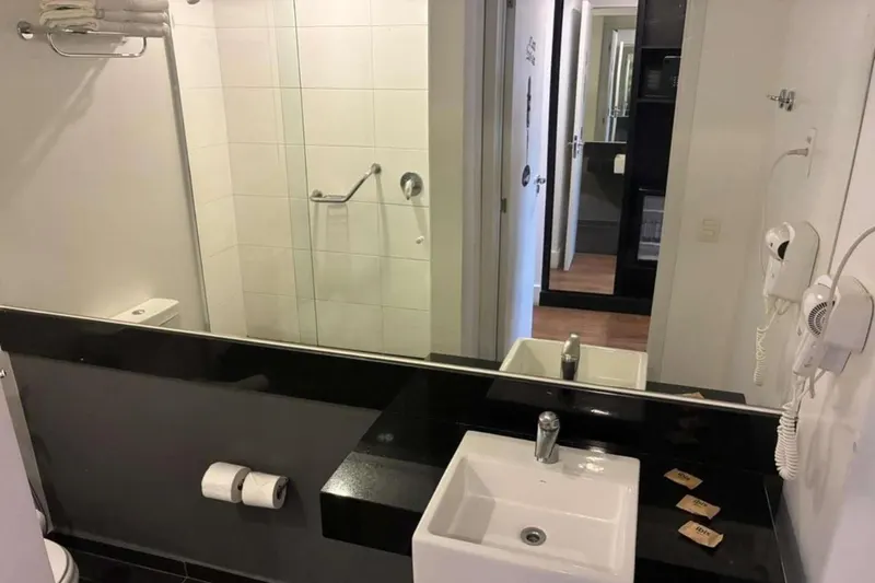 Banheiro em Ibis Styles Taubaté (Taubaté)