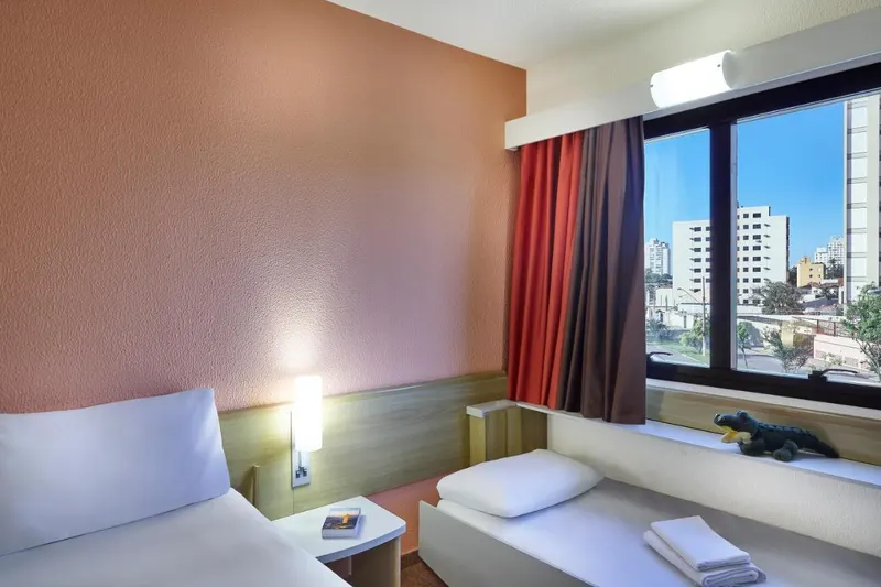 Quarto em Ibis Taubaté (Taubaté)