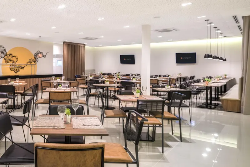 Café da manhã e refeições em Intercity Pátio Pinda Hotel & Resort (Pindamonhangaba)