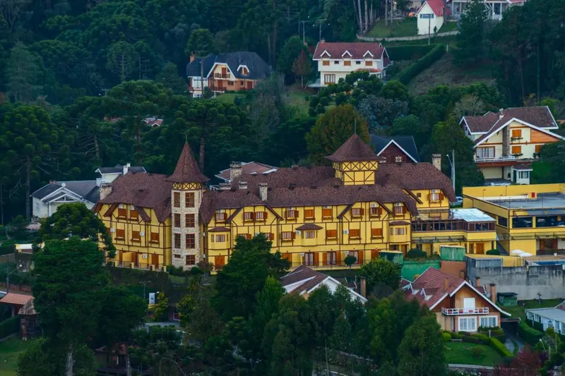 Le Renard: fachada, em Campos do Jordão