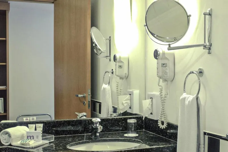 Banheiro em Mercure São José dos Campos Hotel (São José dos Campos)