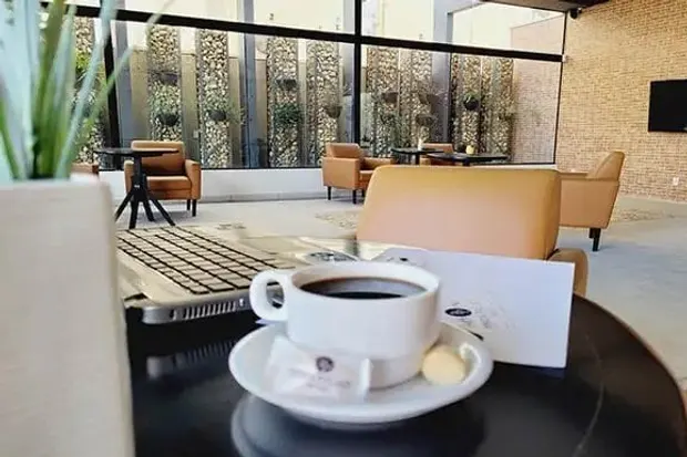 Pinda Palace Hotel: área comum, em Pindamonhangaba