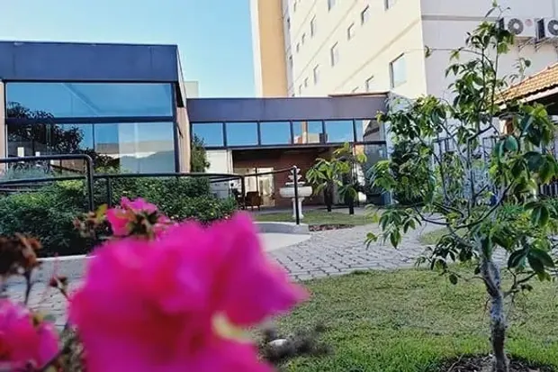 Pinda Palace Hotel: área externa, em Pindamonhangaba