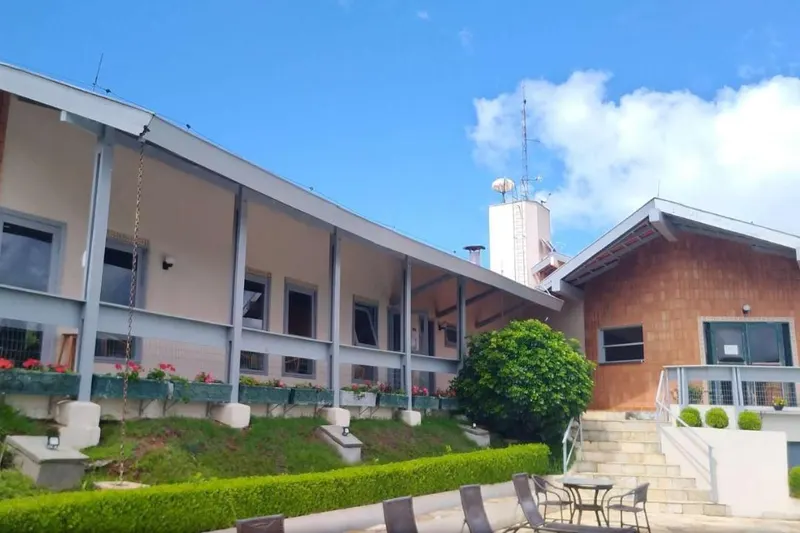 Plaza Inn Week Inn: fachada, em Campos do Jordão
