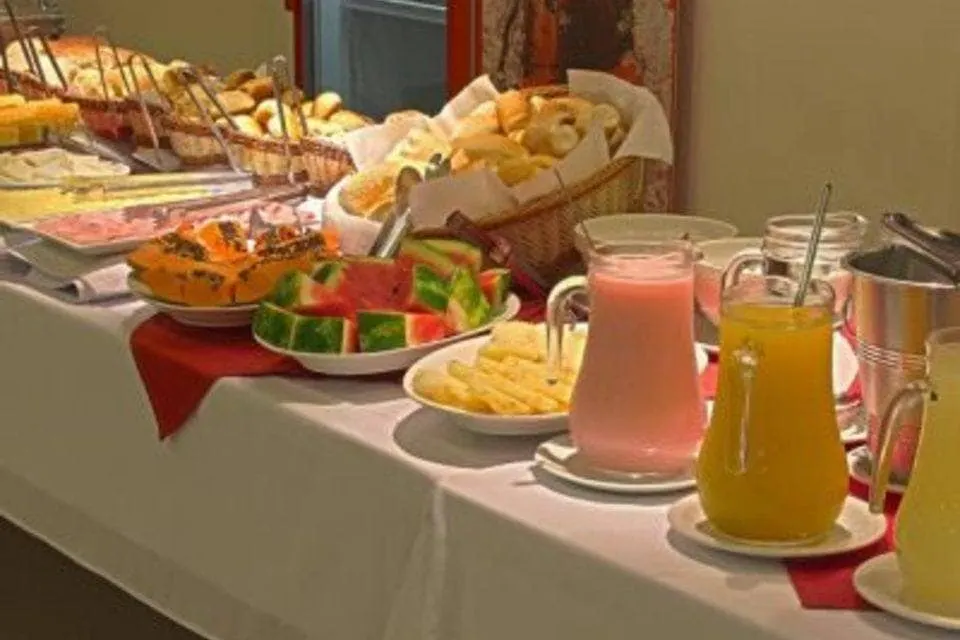 Café da manhã e refeições em Polo Hotel (São José dos Campos)