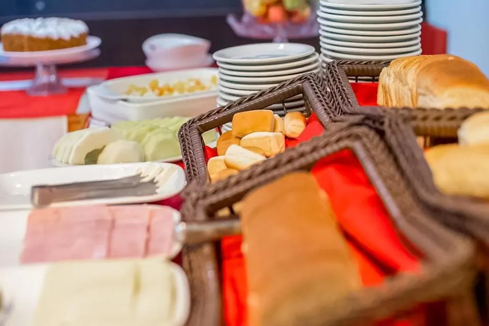 Café da manhã e refeições em Polo Hotel (São José dos Campos)