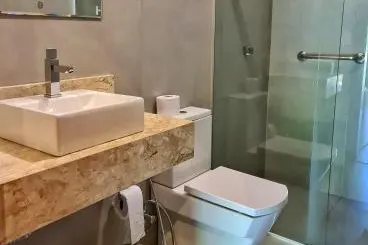 Banheiro em Pousada Araucária (São Luiz do Paraitinga)