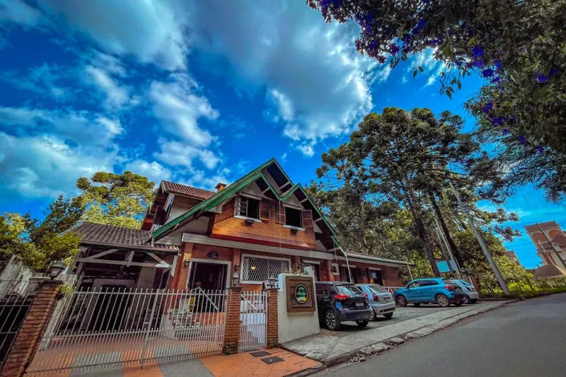Pousada Atalaia Capivari: fachada, em Campos do Jordão