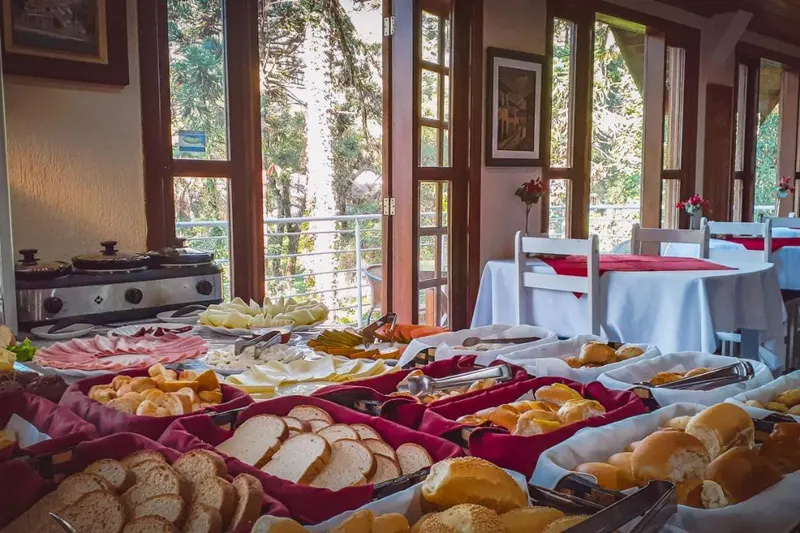 Café da manhã e refeições em Pousada Atalaia Capivari (Campos do Jordão)
