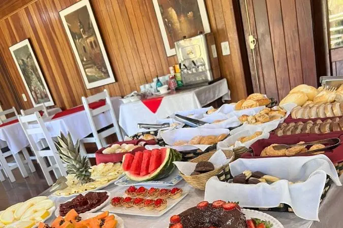 Café da manhã e refeições em Pousada Atalaia Capivari (Campos do Jordão)