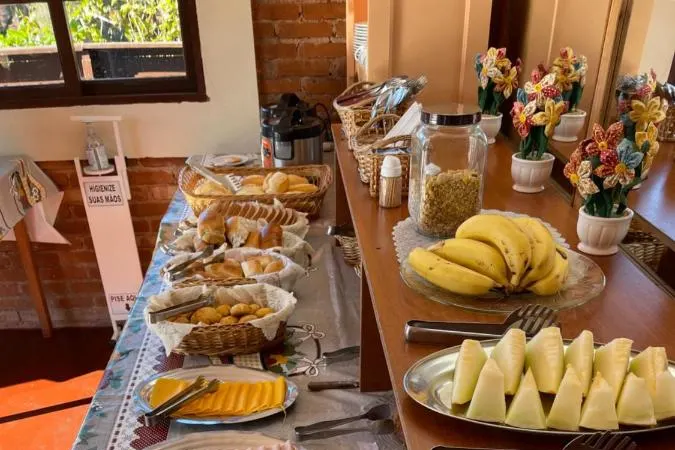 Café da manhã e refeições em Pousada Atalaia (Campos do Jordão)