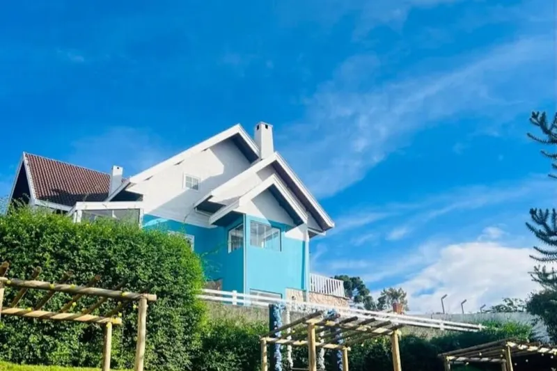 Pousada Blue Village: fachada, em Campos do Jordão
