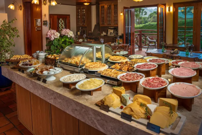 Café da manhã e refeições em Pousada Campos De Provence (Campos do Jordão)