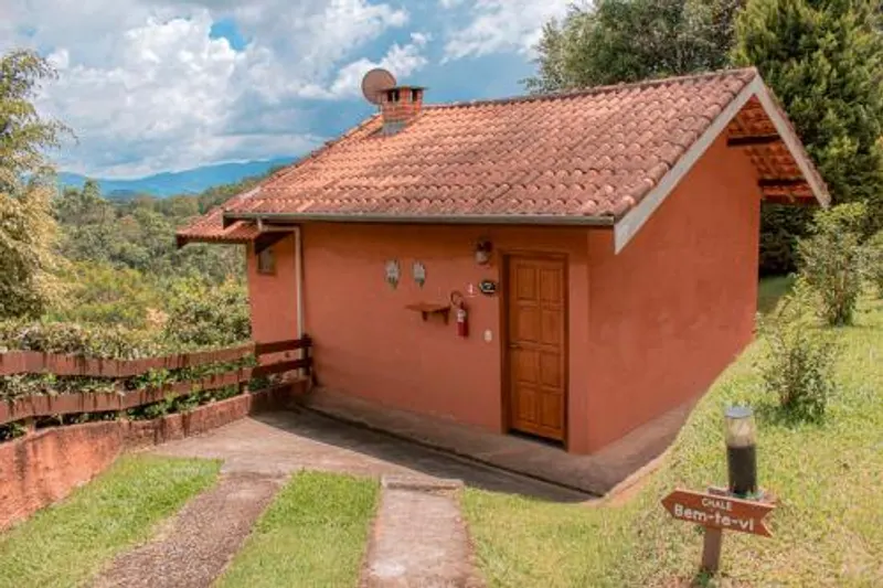 Pousada Canto Dos Pássaros: fachada, em Santo Antônio do Pinhal