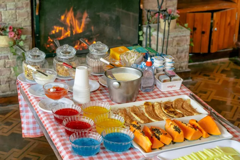 Café da manhã e refeições em Pousada Casa de Campos Capivari by Concavus (Campos do Jordão)
