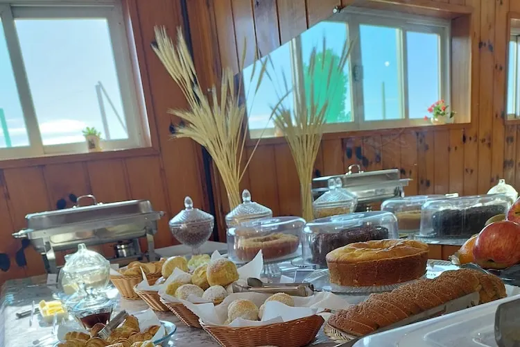 Café da manhã e refeições em Pousada Casa Redonda (Campos do Jordão)