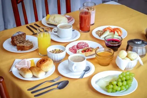 Café da manhã e refeições em Pousada Chateau do Luar (Campos do Jordão)