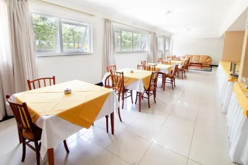 Café da manhã e refeições em Pousada Chateau do Luar (Campos do Jordão)