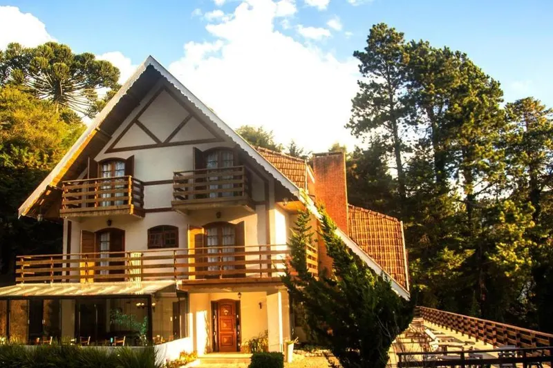 Pousada Chateau Dos Fontes: fachada, em Campos do Jordão