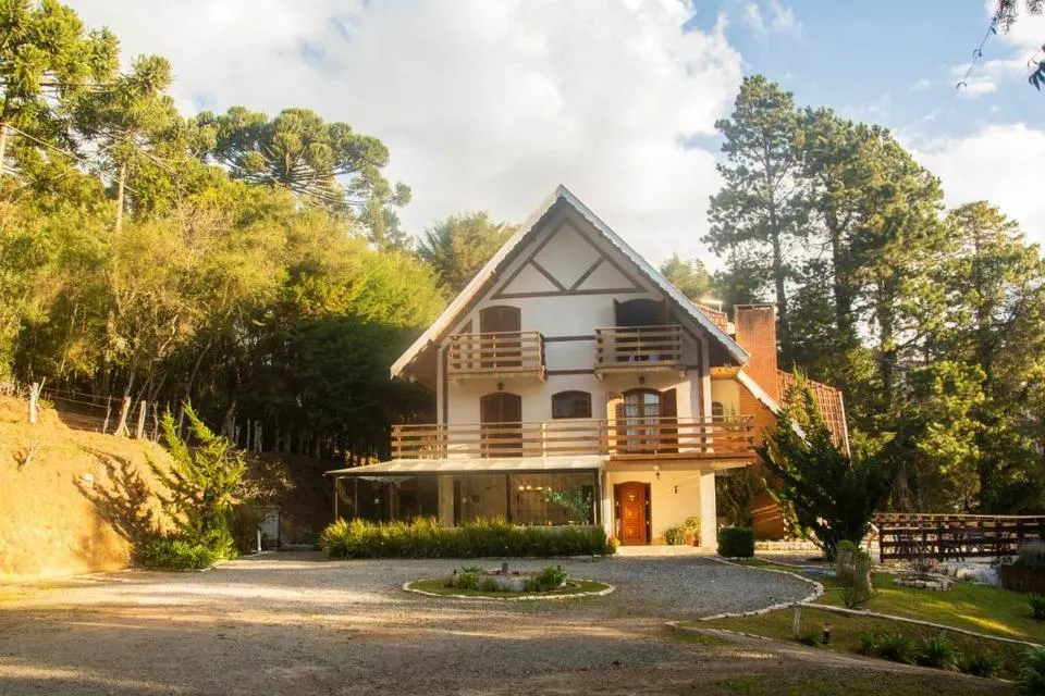 Pousada Chateau Dos Fontes: fachada, em Campos do Jordão