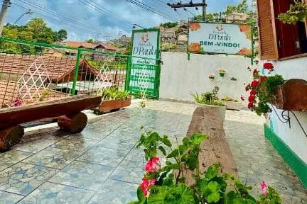 Pousada D Paula: área externa, em Campos do Jordão